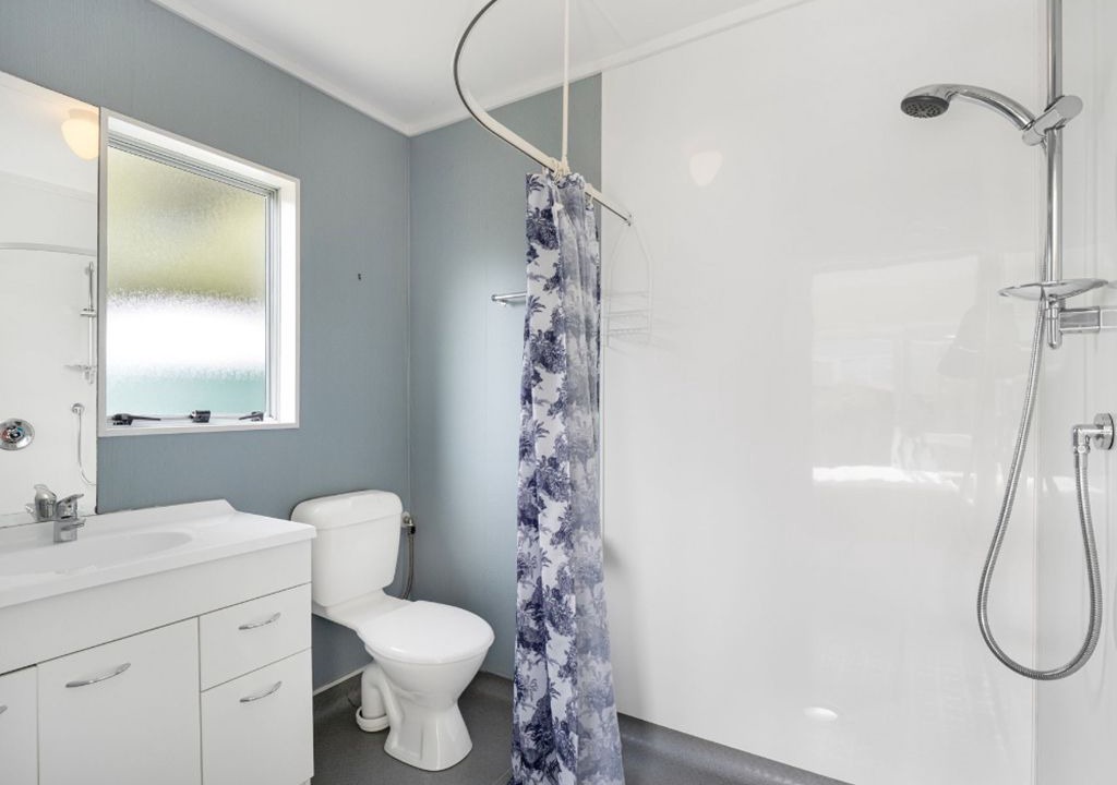 Photo of Bathroom in Waitarere Beach