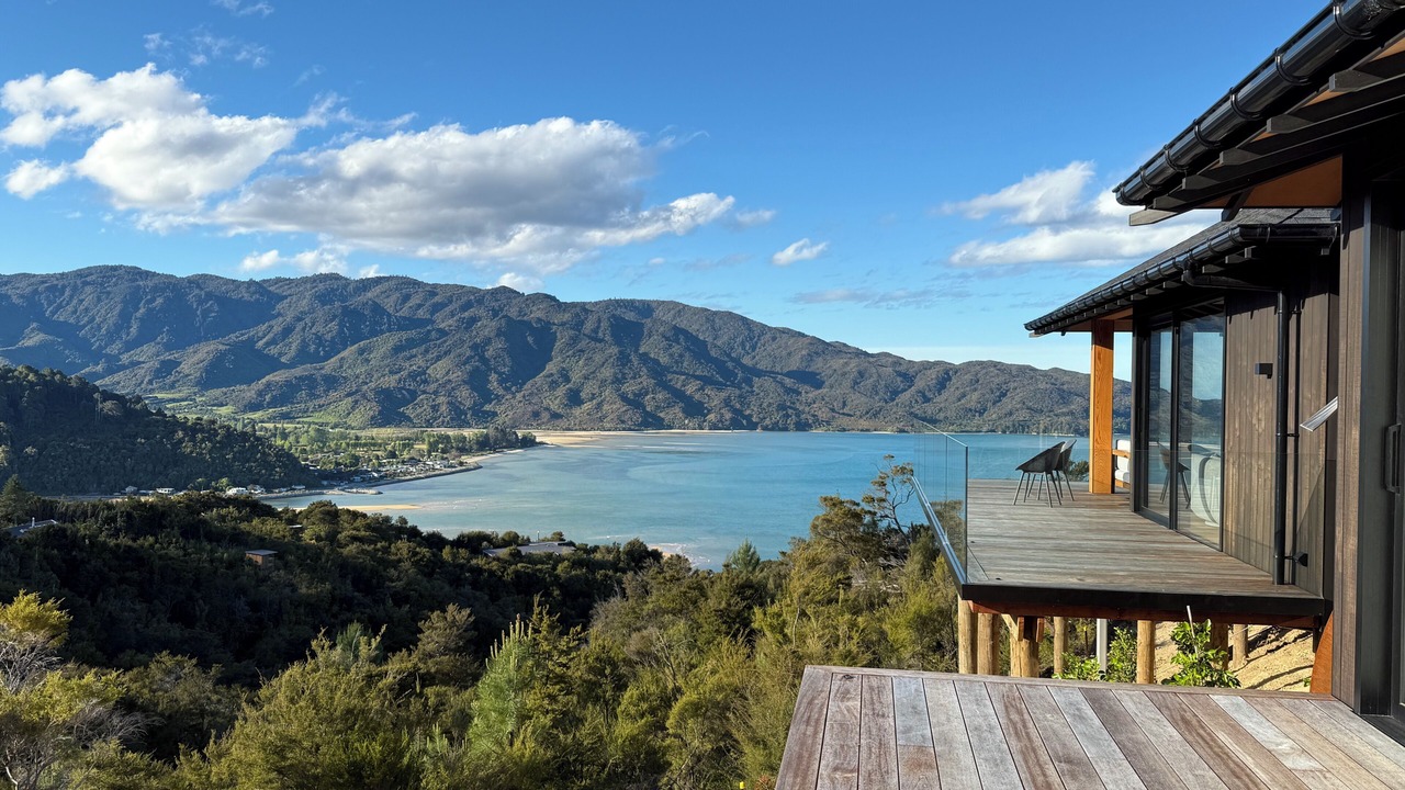 Photo of Patio Balcony in Ngaio Bay