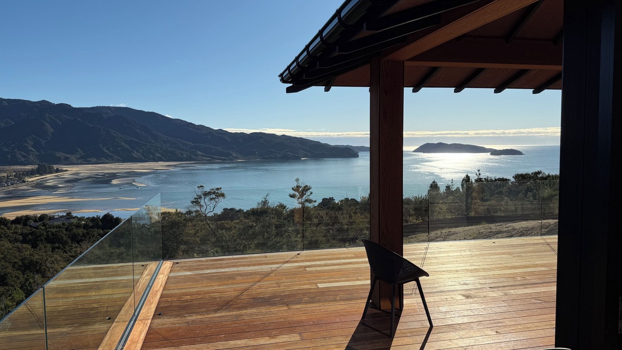 Photo of Patio Balcony in Ngaio Bay
