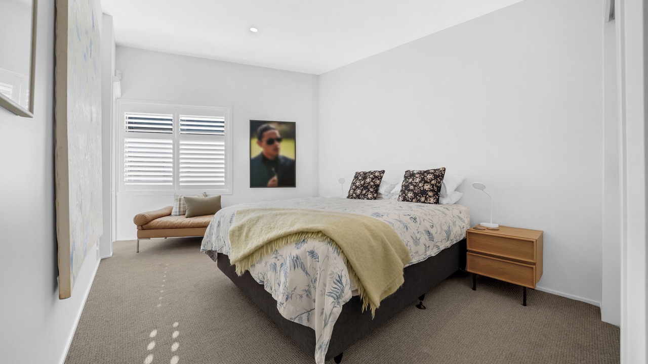 Photo of Others in Ponsonby