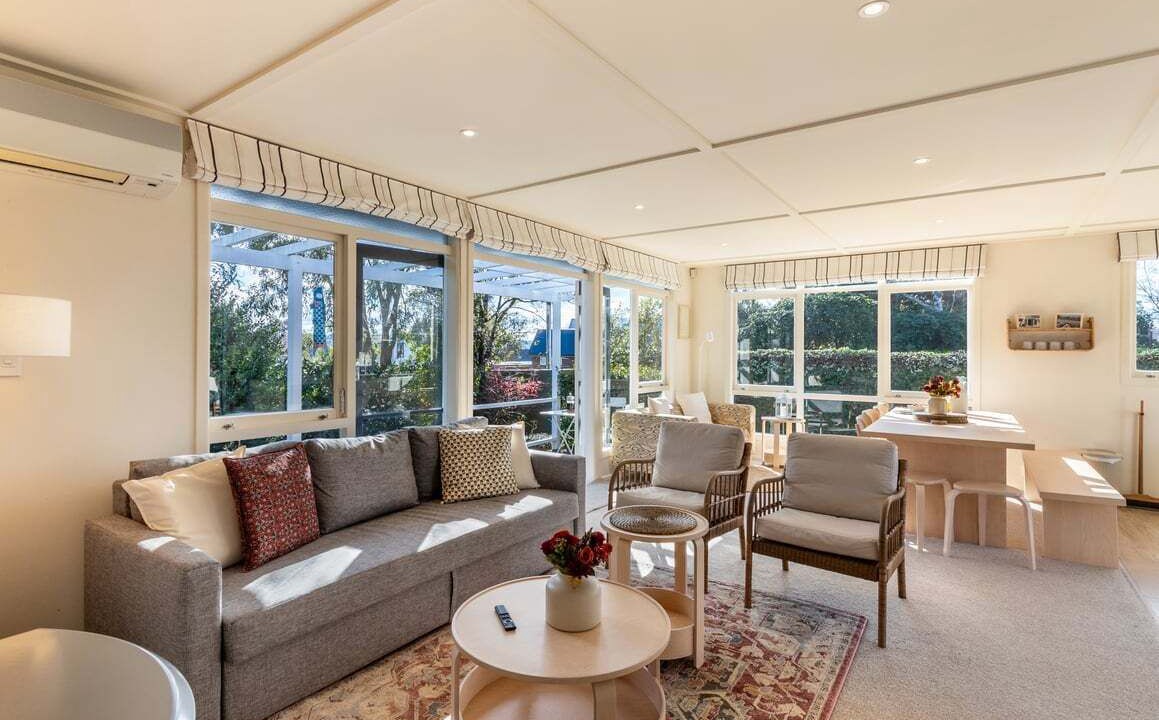 Photo of Livingroom in Two Mile Bay