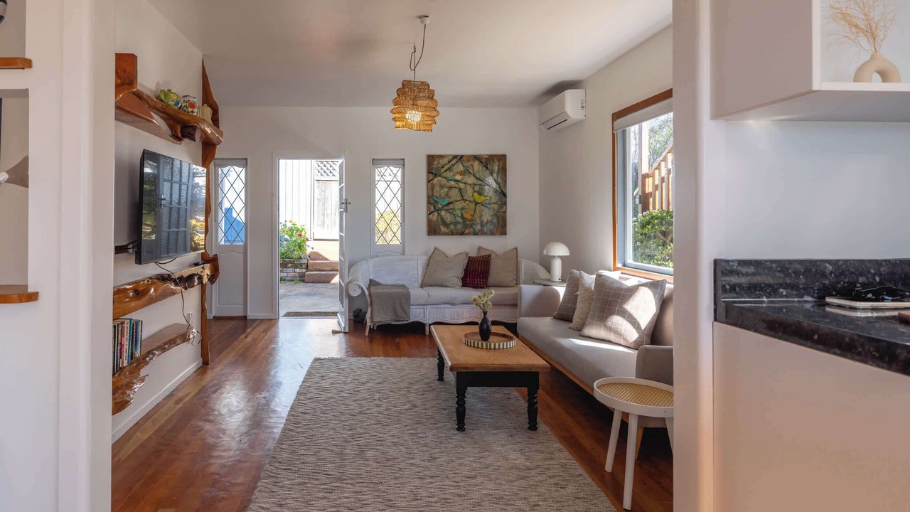 Photo of Livingroom in Surfdale