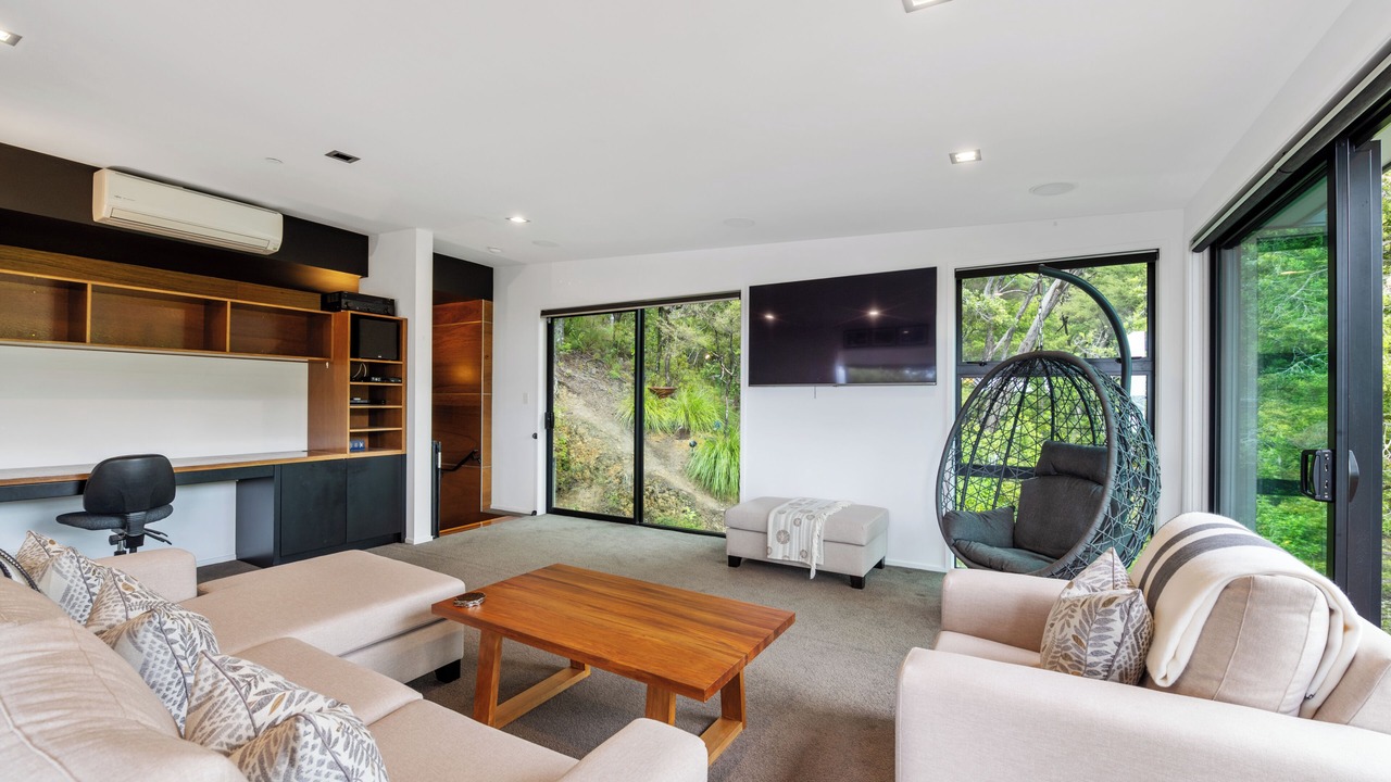Photo of Livingroom in Paihia