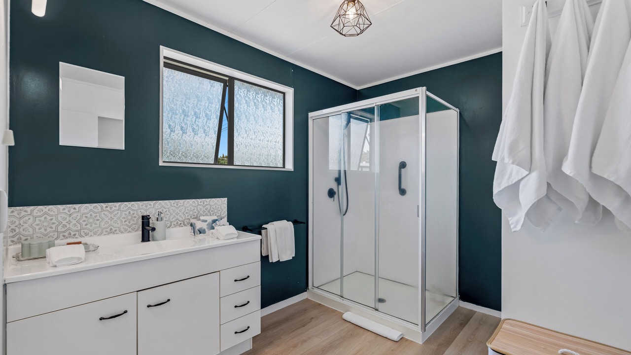 Photo of Bathroom in Ngunguru