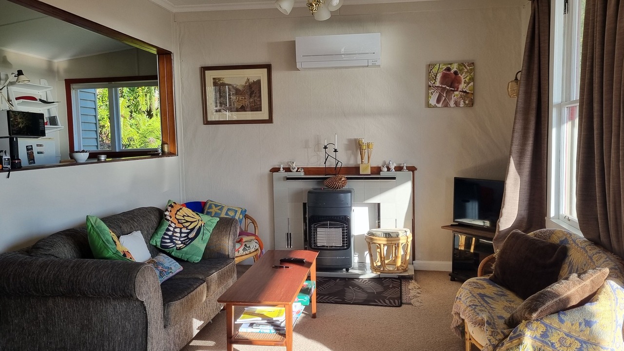 Photo of Livingroom in Ngakawau