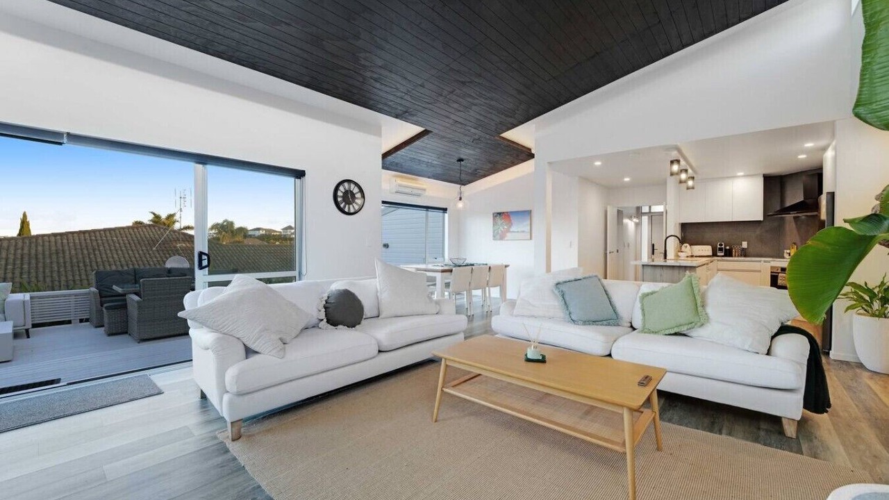 Photo of Livingroom in Orewa
