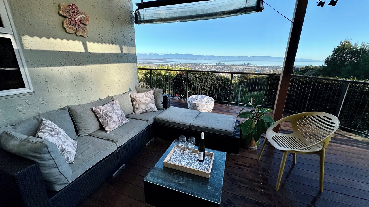 Photo of Patio Balcony in Tahunanui
