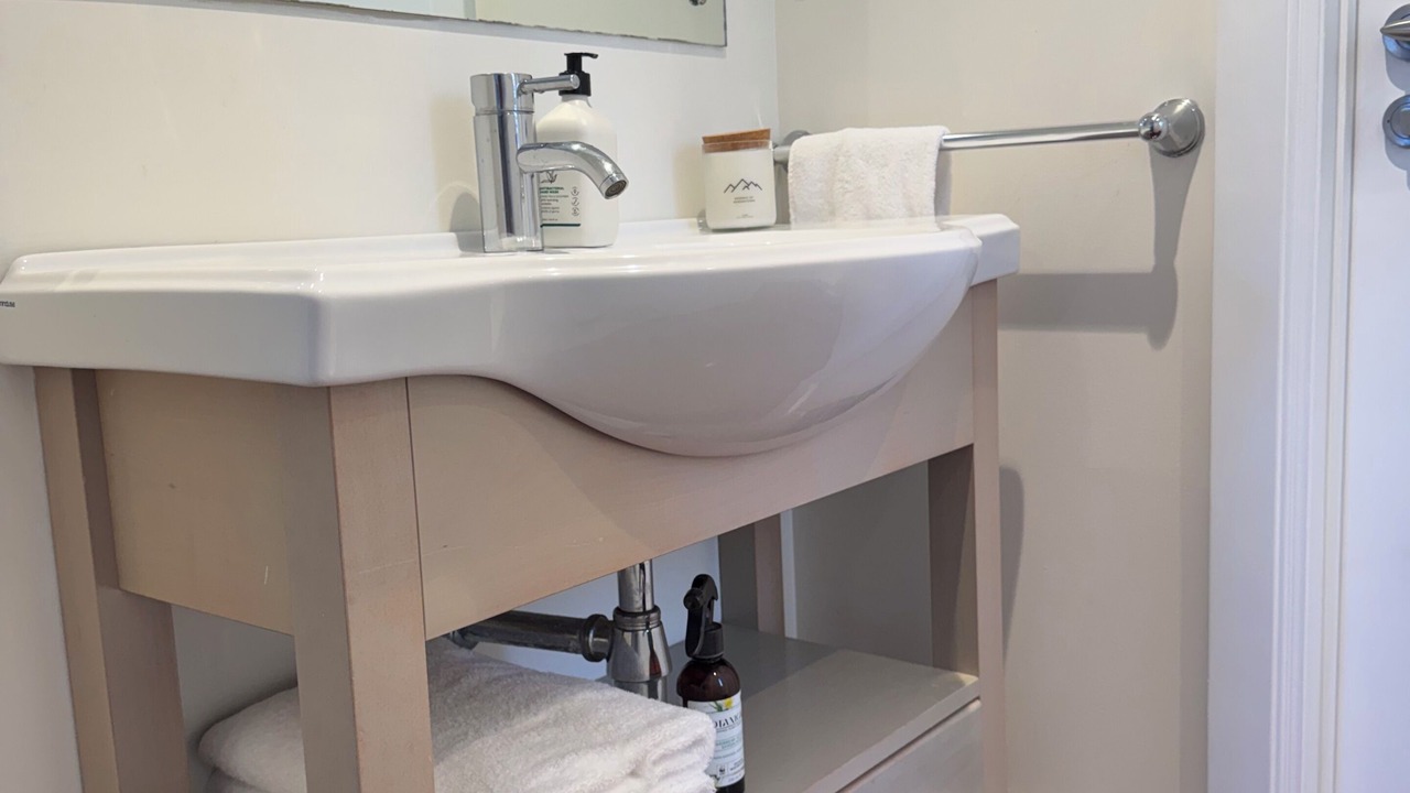 Photo of Bathroom in Russell