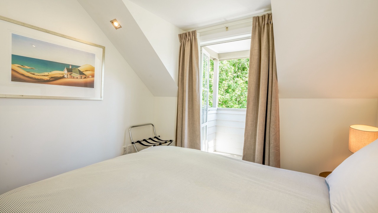 Photo of Bedroom in Russell