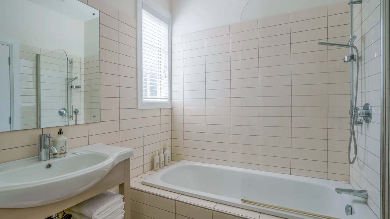 Photo of Bathroom in Russell
