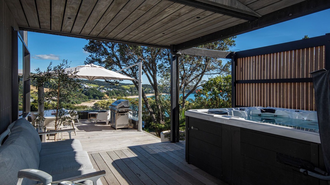 Photo of Patio Balcony in Langs Beach