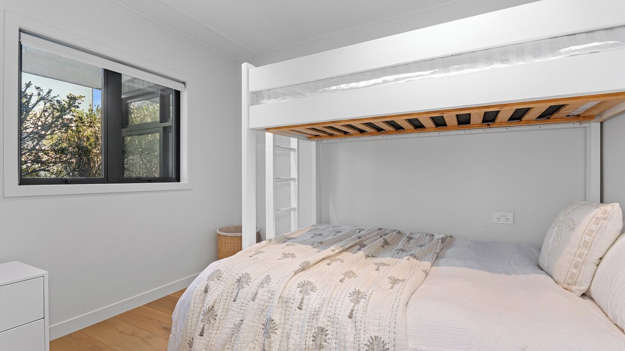 Photo of Bedroom in Langs Beach