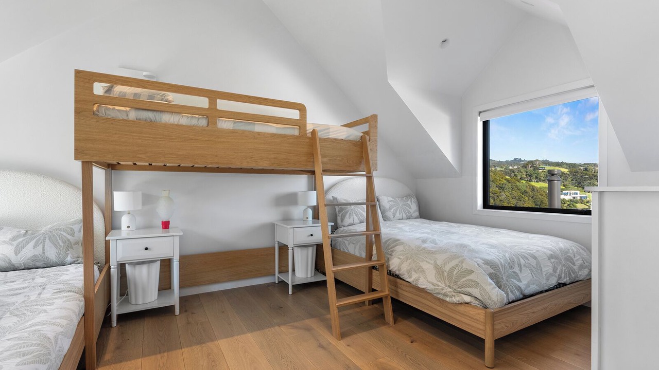 Photo of Bedroom in Langs Beach