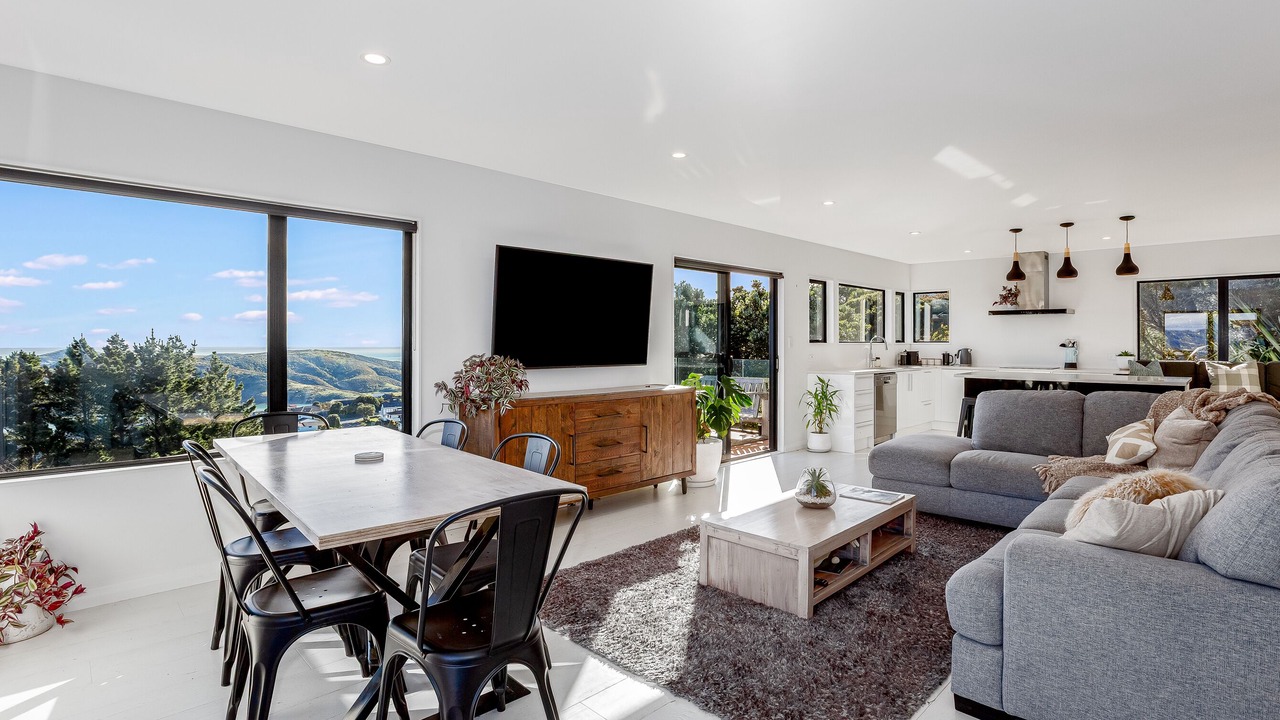 Photo of Livingroom in Porirua