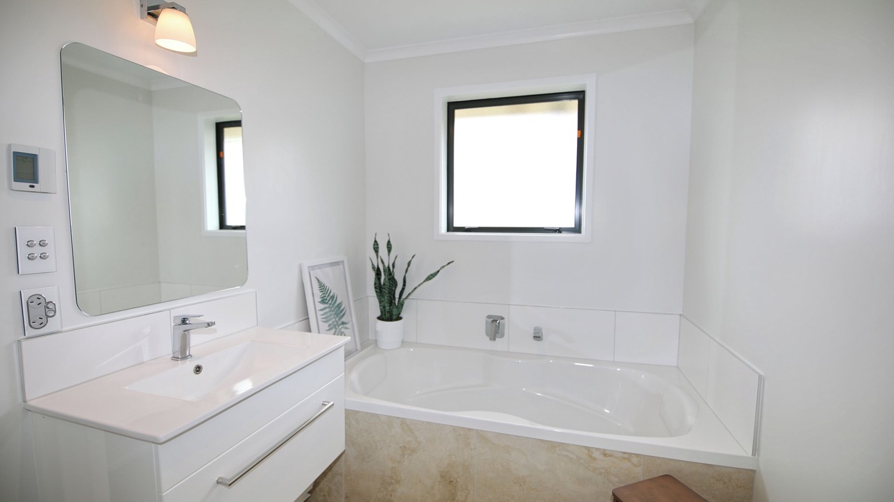 Photo of Bathroom in Kawaha Point