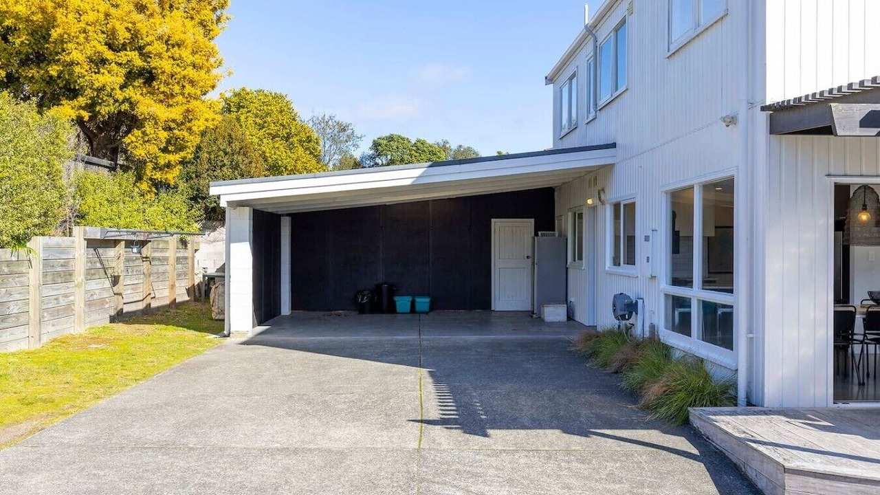 Photo of Patio Balcony in Two Mile Bay