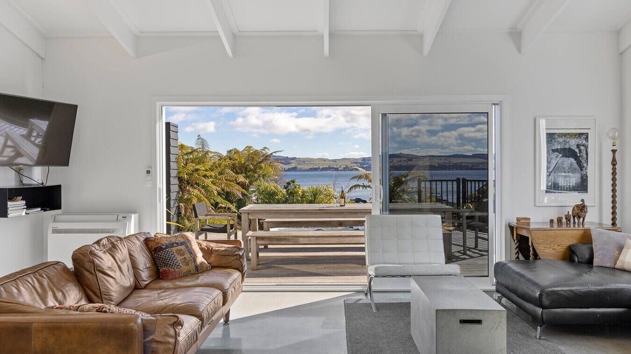 Photo of Livingroom in Two Mile Bay