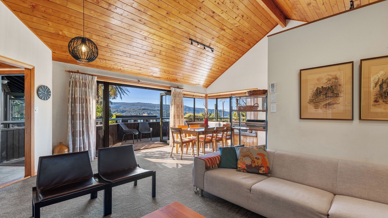 Photo of Livingroom in Lake Tarawera