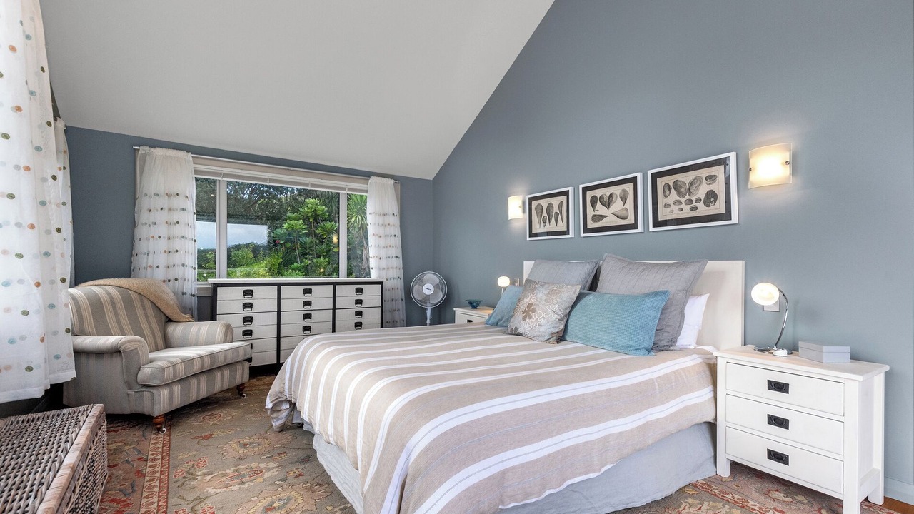 Photo of Bedroom in Langs Beach