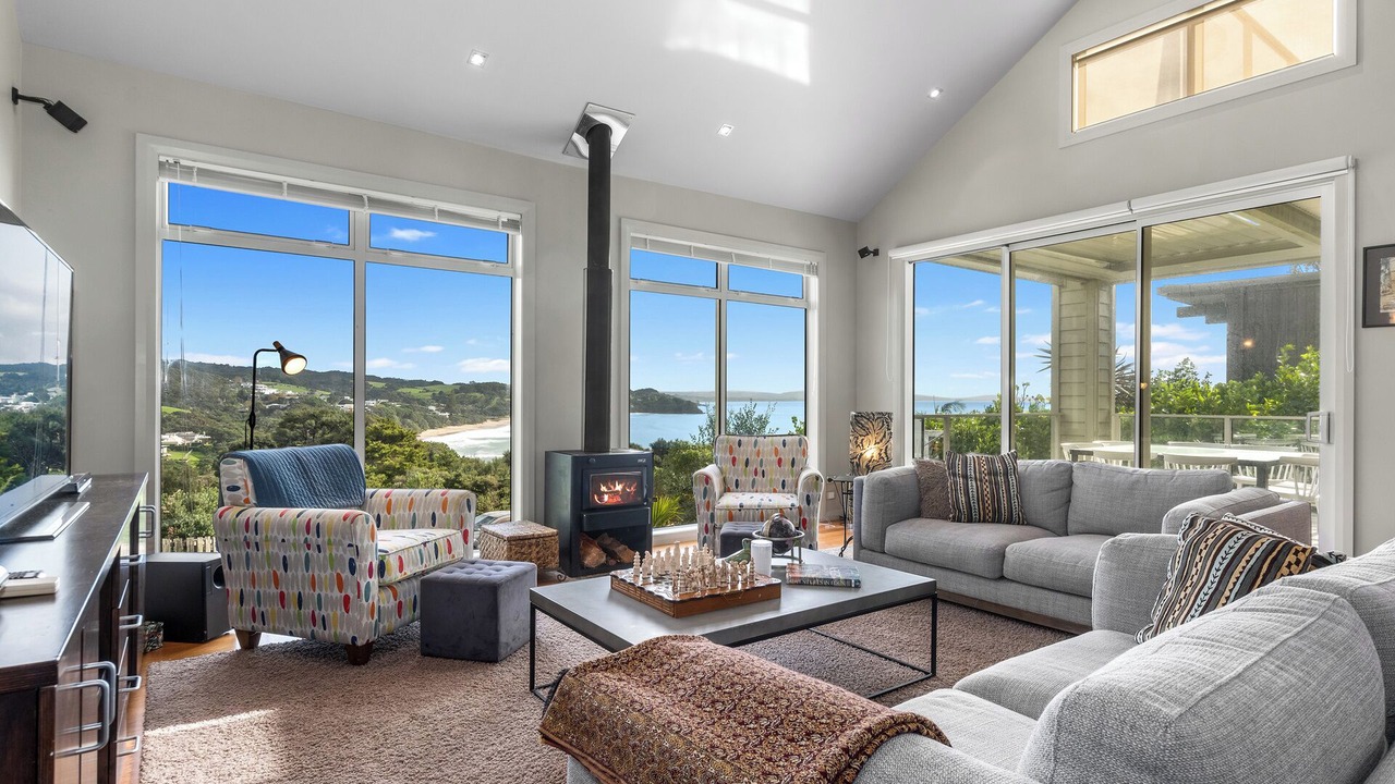 Photo of Livingroom in Langs Beach