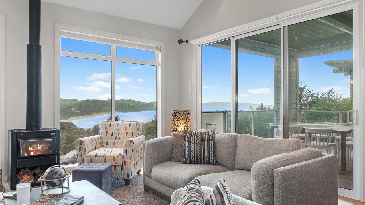 Photo of Livingroom in Langs Beach