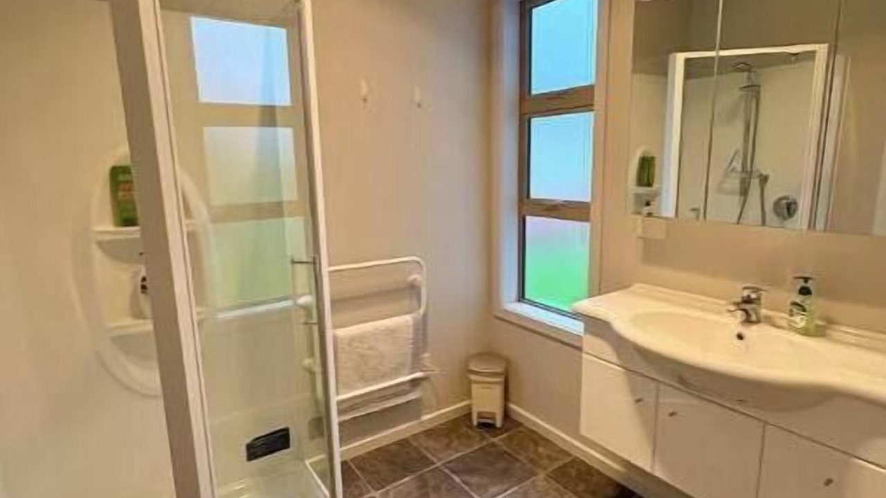 Photo of Bathroom in Kakanui