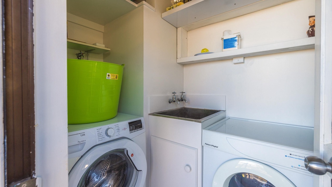 Photo of Livingroom in Onetangi
