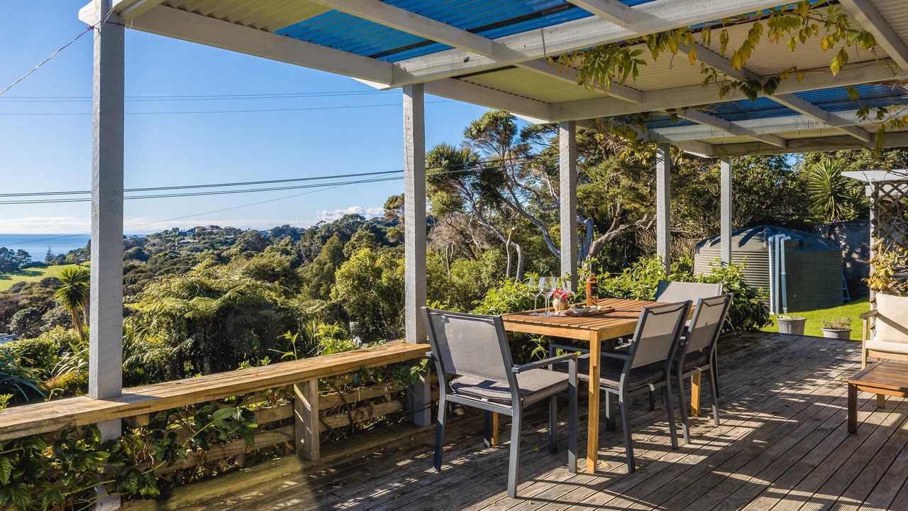 Photo of Livingroom in Onetangi