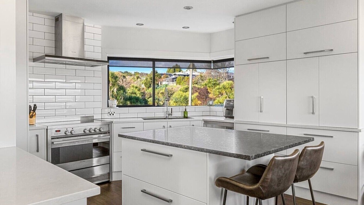 Photo of Kitchen in Waipahihi