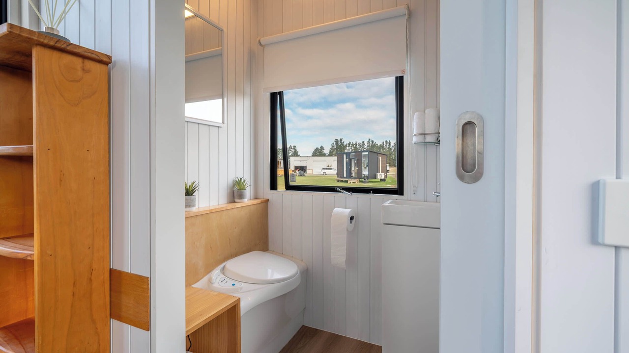 Photo of Bathroom in Waikuku Beach