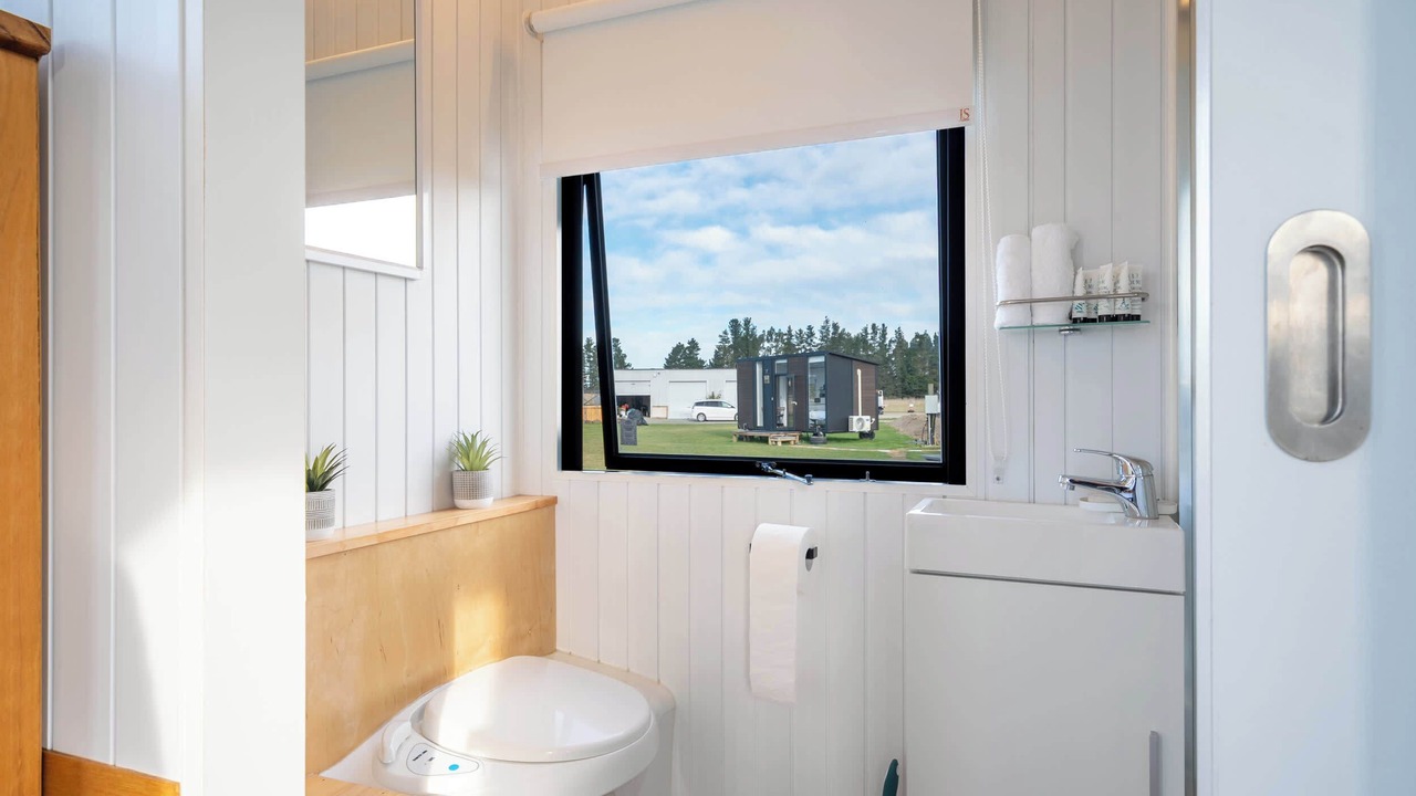 Photo of Bathroom in Waikuku Beach