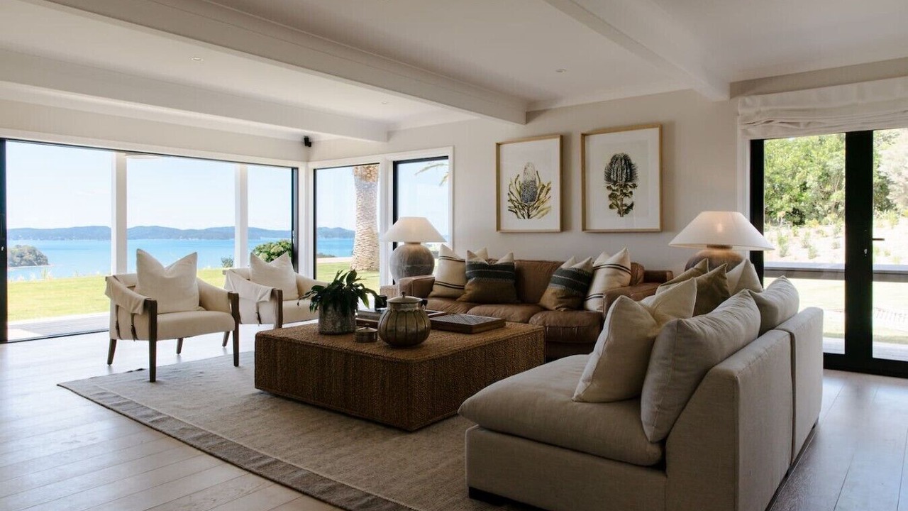 Photo of Livingroom in Tawharanui