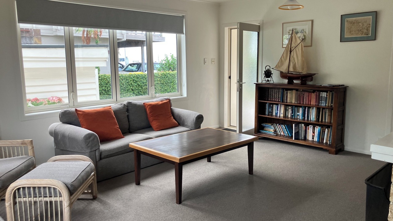 Photo of Livingroom in Waiwera