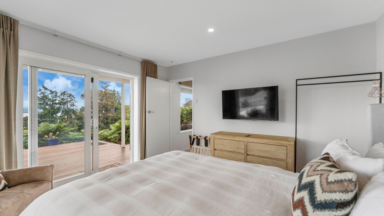 Photo of Bedroom in Acacia Bay