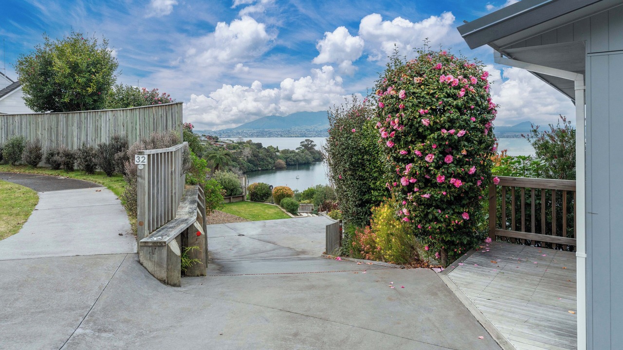 Photo of Outdoor in Acacia Bay