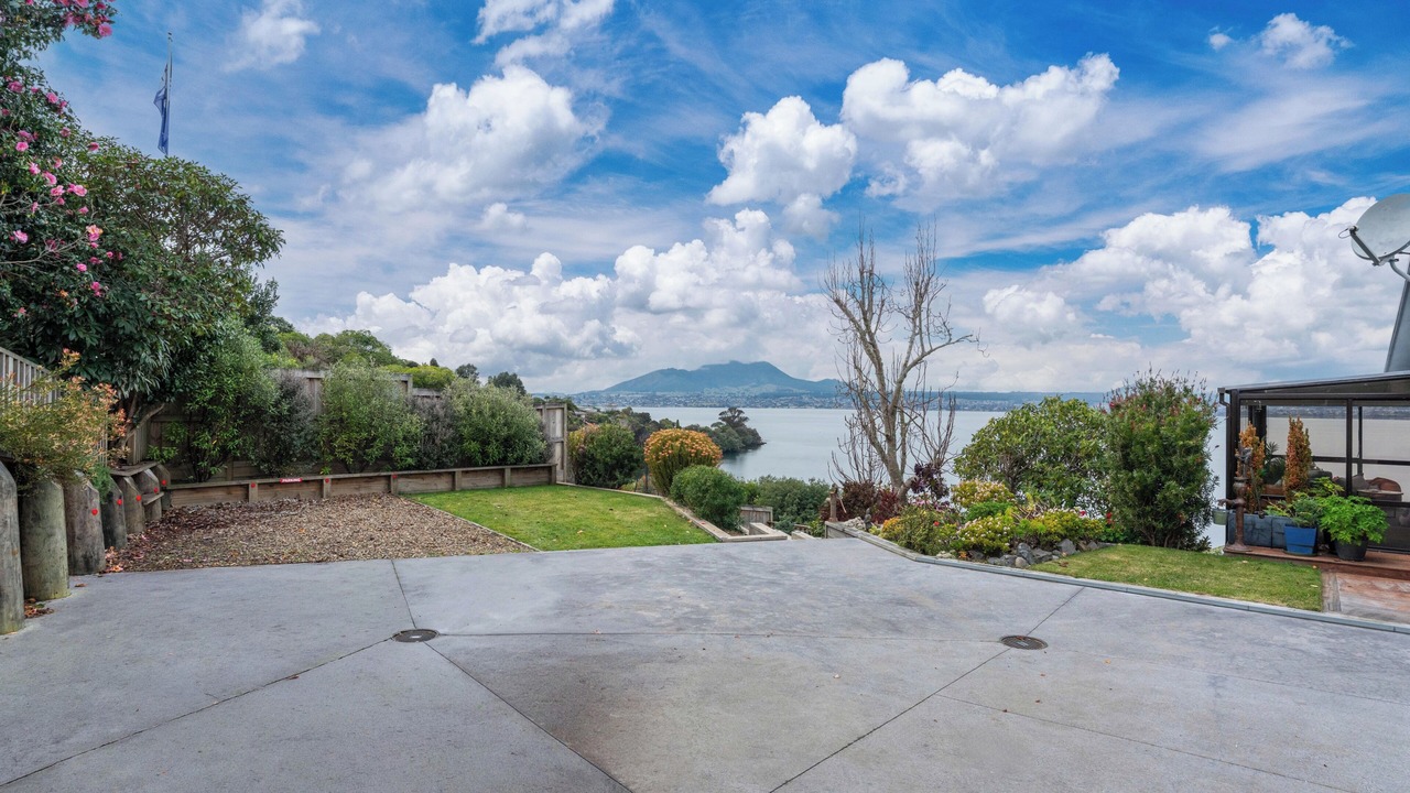 Photo of Outdoor in Acacia Bay