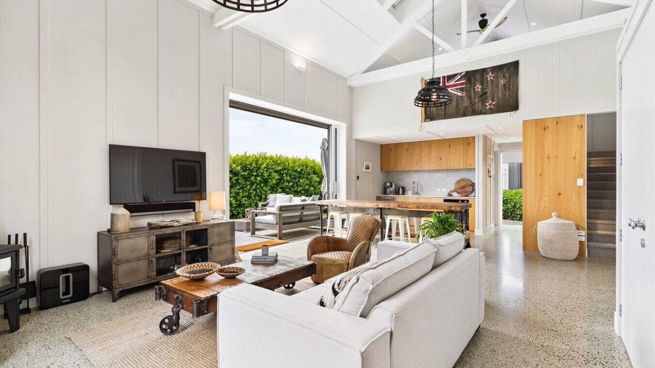 Photo of Livingroom in Tawharanui