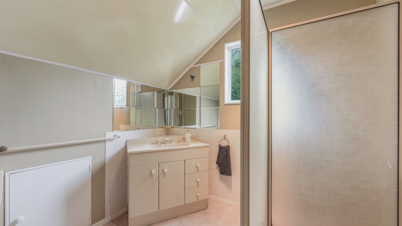 Photo of Bathroom in Moetapu Bay