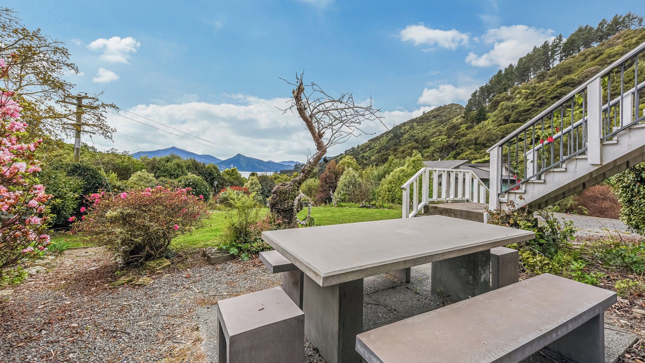 Photo of Outdoor in Moetapu Bay