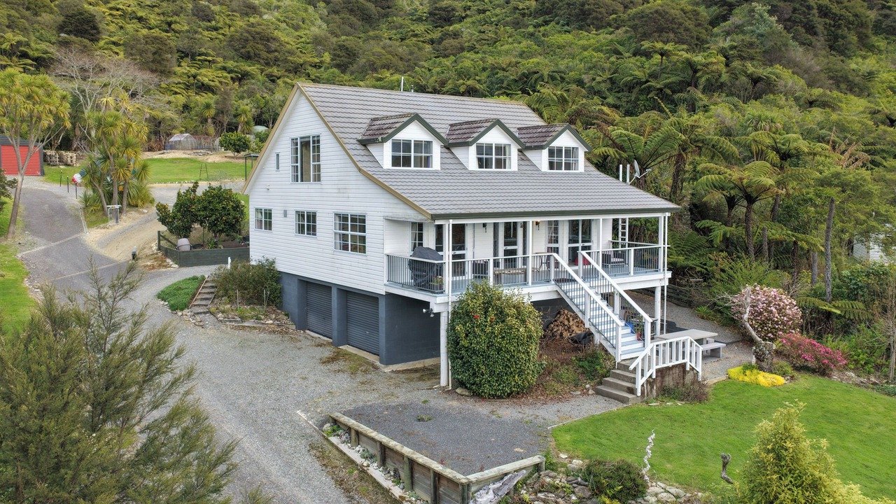 Photo of Outdoor in Moetapu Bay