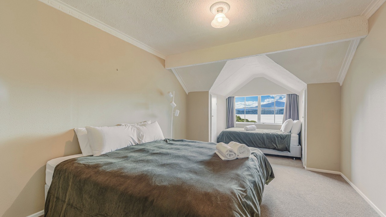 Photo of Bedroom in Moetapu Bay