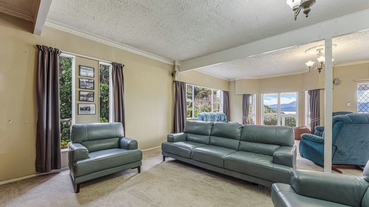Photo of Livingroom in Moetapu Bay