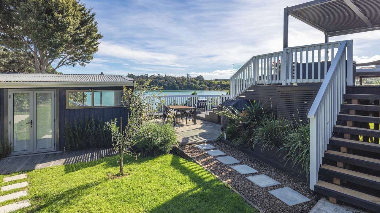 Photo of Patio Balcony in Surfdale