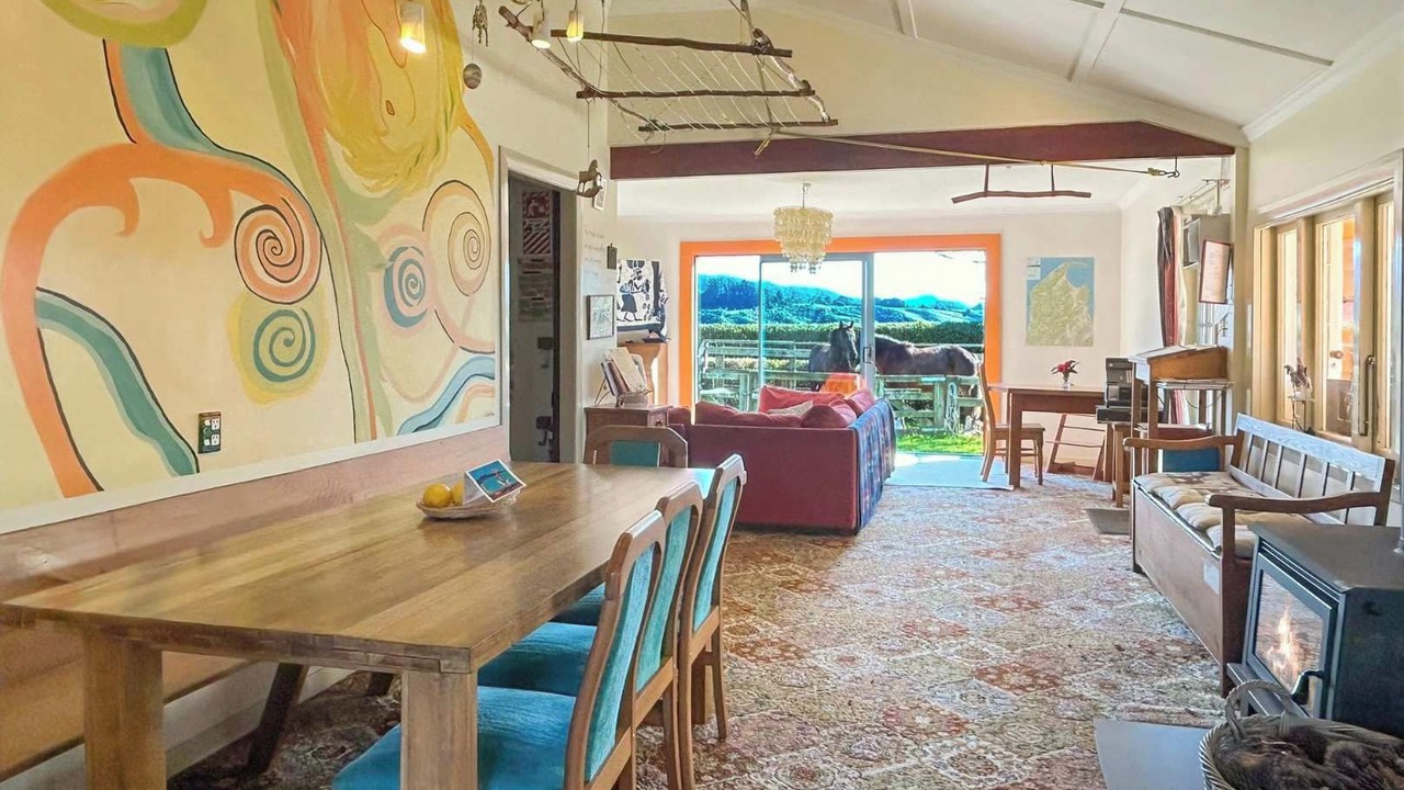 Photo of Livingroom in Patons Rock