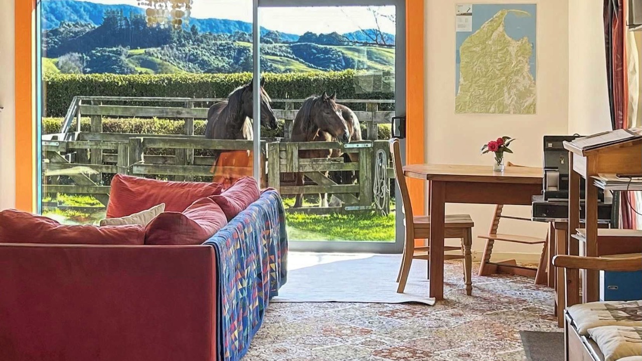 Photo of Livingroom in Patons Rock