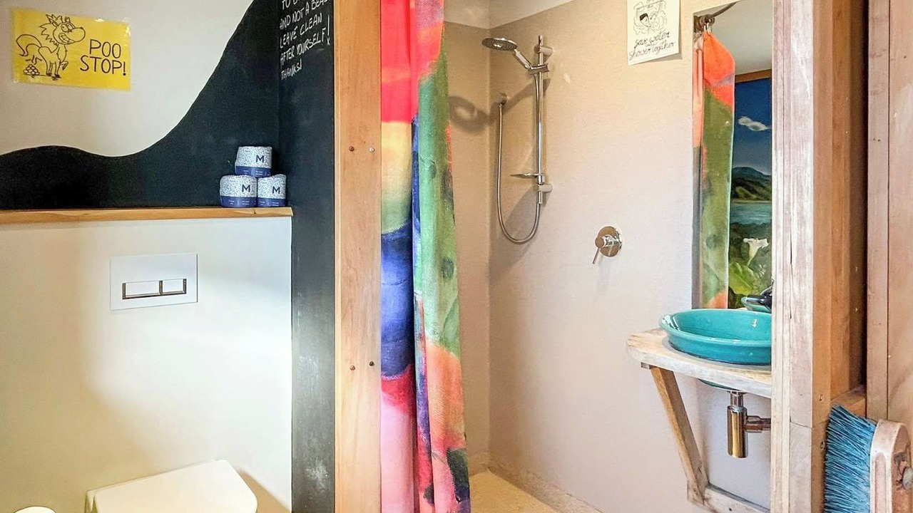 Photo of Bathroom in Patons Rock