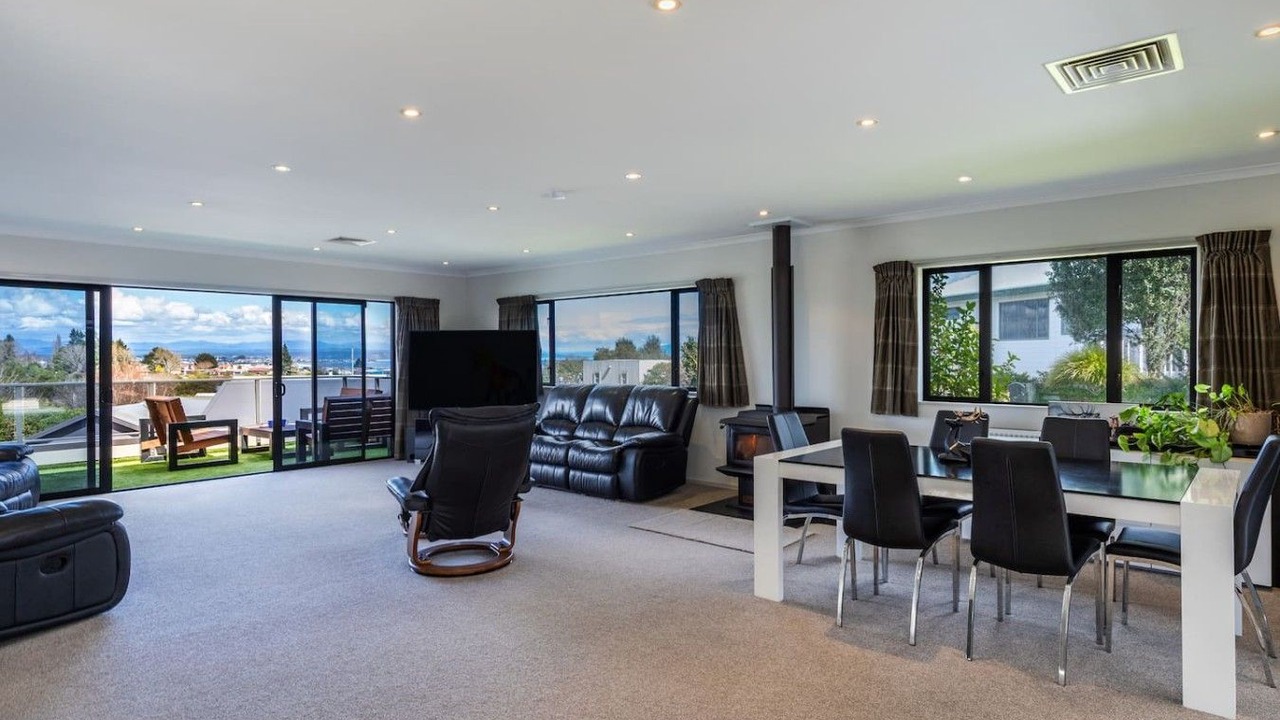 Photo of Livingroom in Rangatira Park