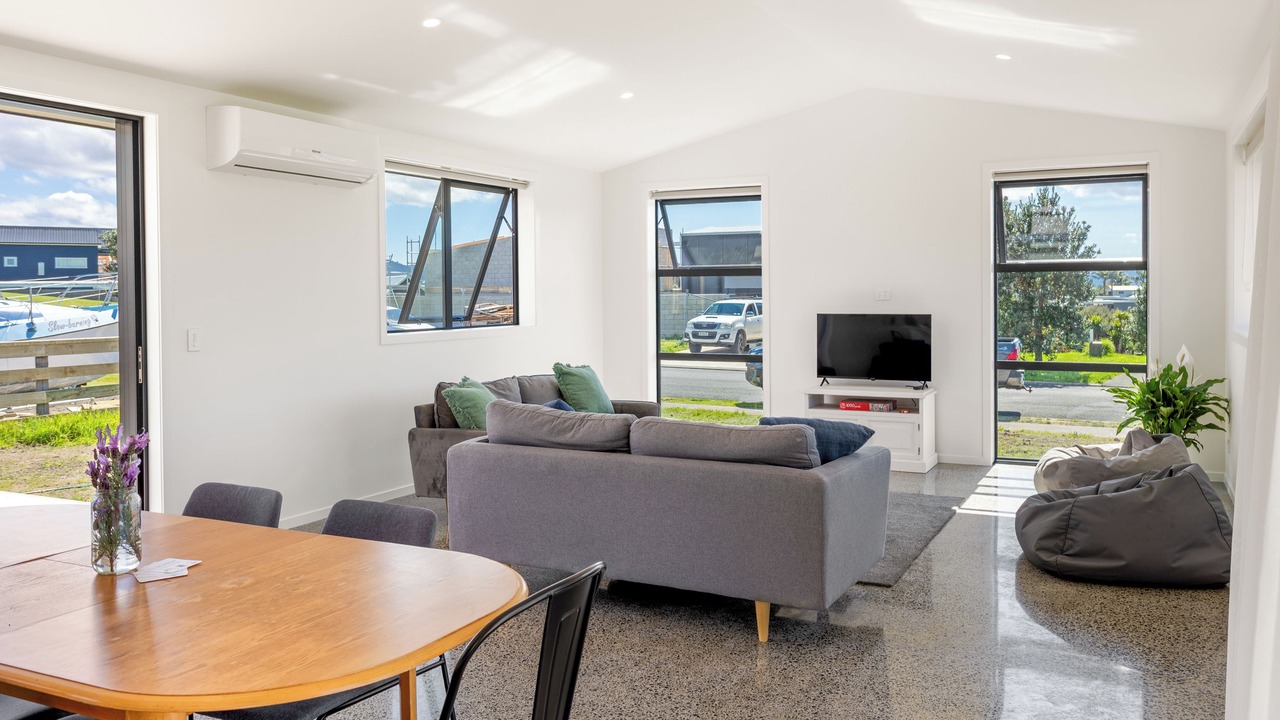 Photo of Livingroom in Cooks Beach