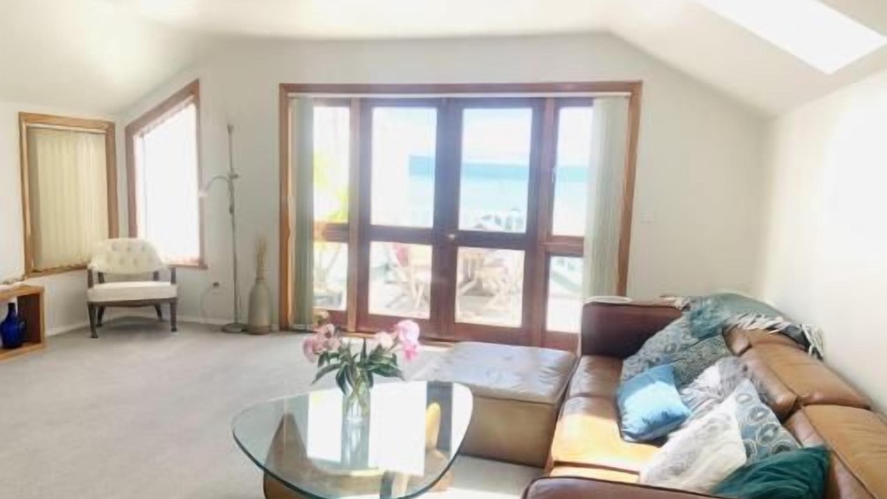 Photo of Livingroom in Stepneyville