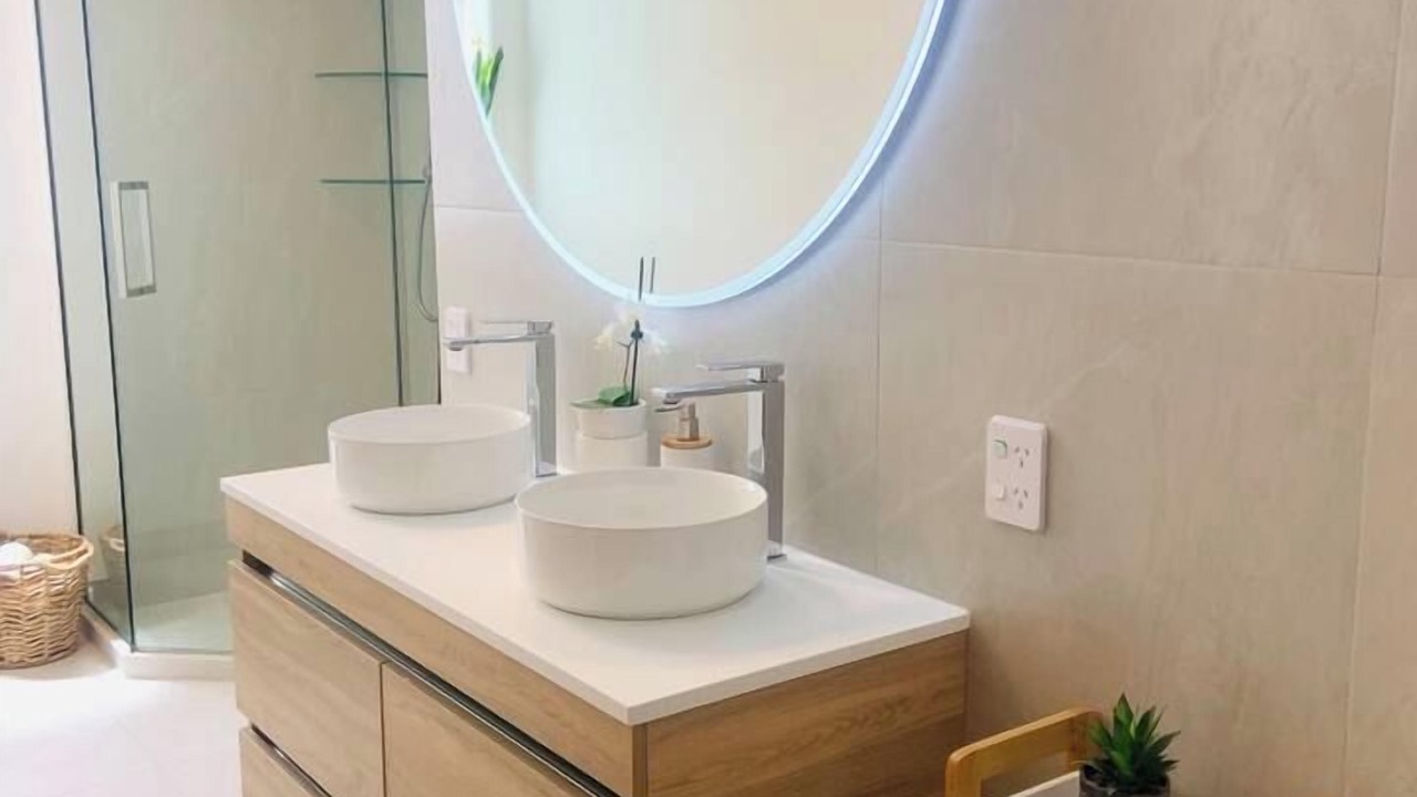 Photo of Bathroom in Stepneyville
